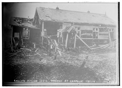 English Mission house wrecked by Zeppelin, 1-31-16 LCCN2014701084