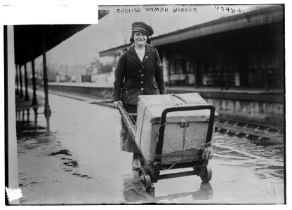 English woman worker LCCN2014703143