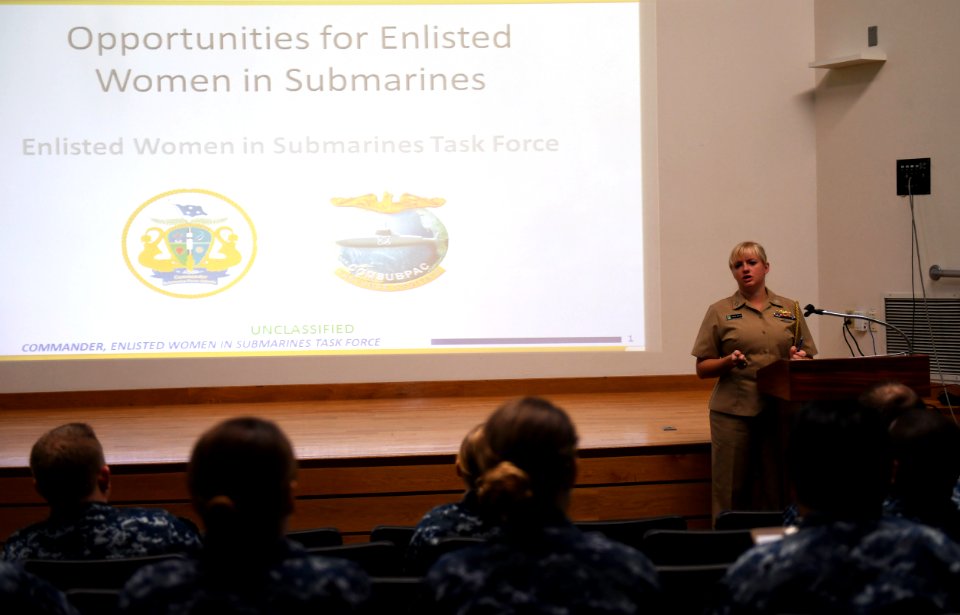 Enlisted Women in Submarines Task Force Visit NSE 161116-N-WX604-009