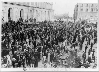 Enrico Caruso, 1873-1921, funeral at Church San Francisco de Paulo in Naples LCCN2005680261