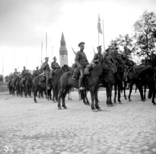 Ensimmäinen maailmansota - N1817 b (hkm.HKMS000005-000001l4)