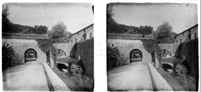 Entrada al col·legi i al Calvari de Lluc