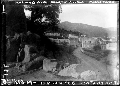 Entrada al poble de Cantallops des de Capmany