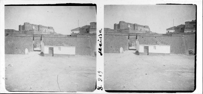 Entrada en direcció a un castell de Lleida