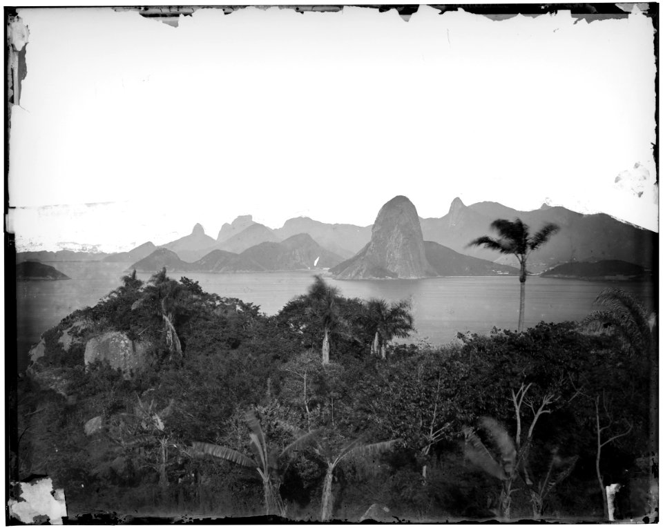 Entrada da Baía de Guanabara, ao fundo o Pão de Açúcar - 4