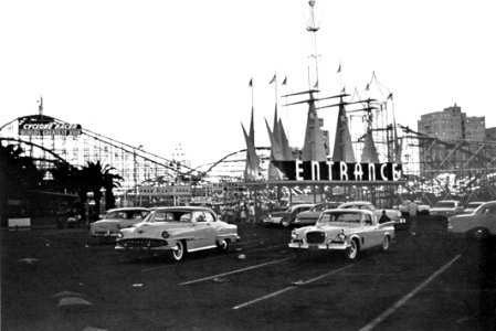 Entrance of The Pike amusement park in Long Beach 1960