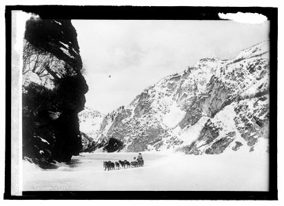 Entrance to Keystone Canyon, Alaska LCCN2016821823