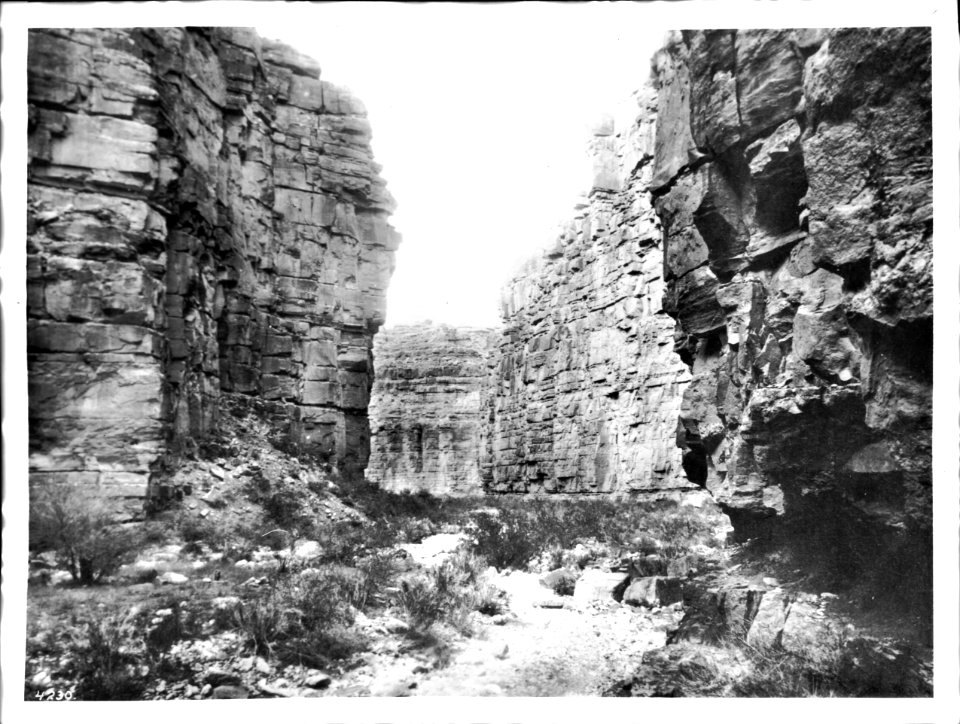 Entrance to Havasu Canyon at the Grand Canyon, (s.d.) (CHS-4230)