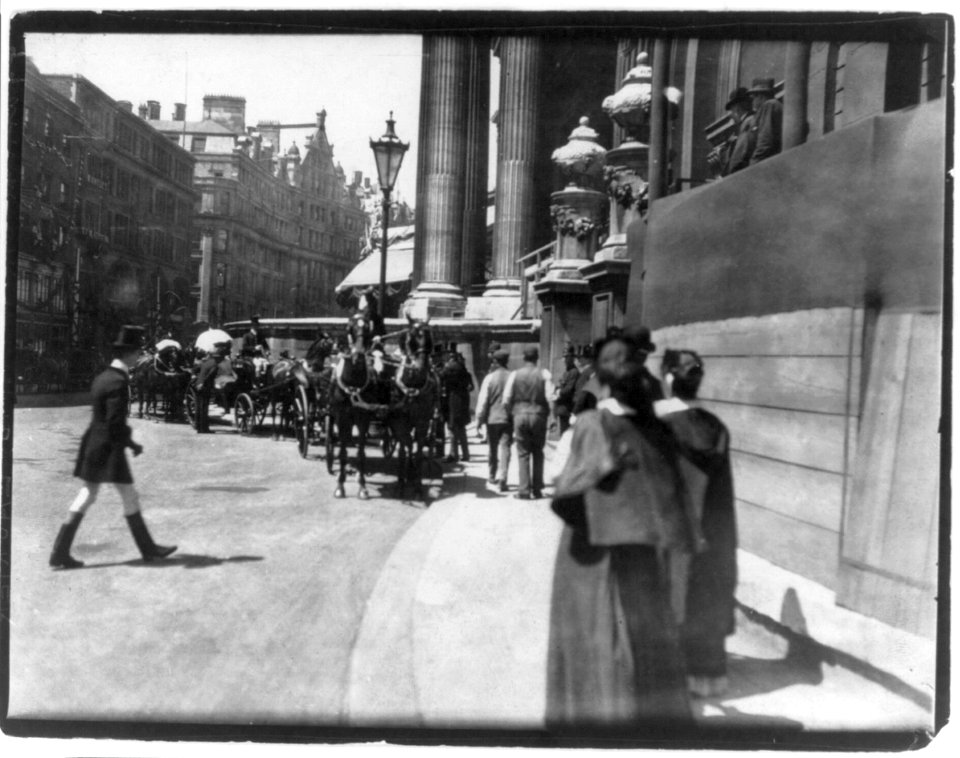 Entrance to St. Paul's London LCCN2002706446