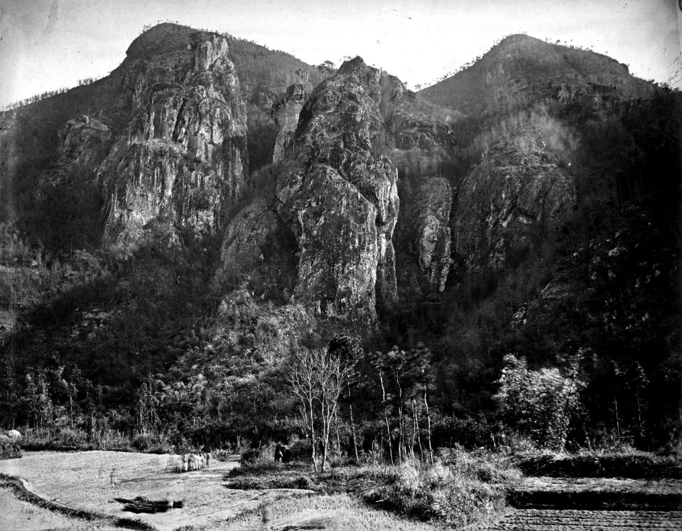 Entrance to the Bankers' Glen, view to the right looking up Yuen-Foo River