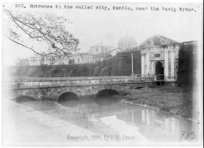 Entrance to the walled city, Manila, near the Pasig River LCCN2005683494