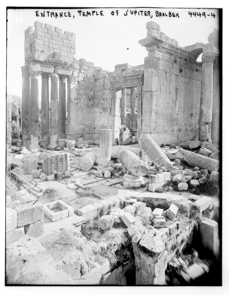 Entrance, Temple of Jupiter, Baalbek LCCN2014706095