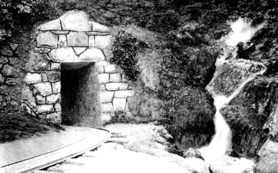 EntranceAnnaCave1910