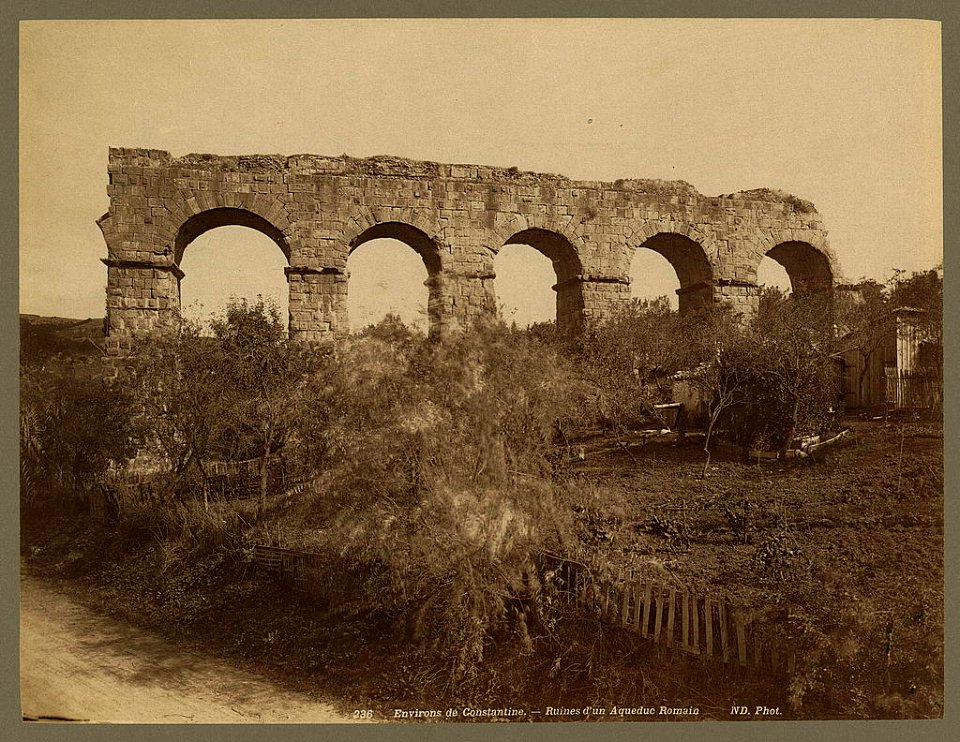 Environs de Constantine. Ruines d'un Aqueduct Romain - ND. Phot. LCCN2004665041