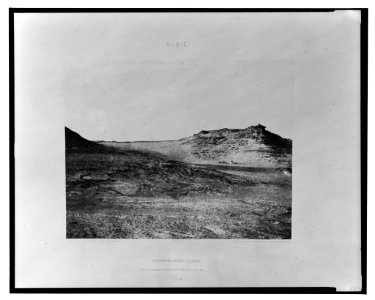 Environs de Ouadi-Halfah - vue du désert sur la rive gauche du Nil (i.e., près de la deuxième cataracte) - FT (monogram) Félix Teynard. LCCN2001695704