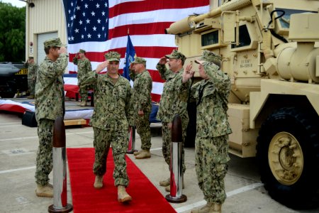 EODMU-1 change of command 131115-N-FN215-305