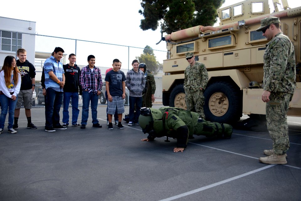 EODMU-3 visits local school 140305-N-FN215-073