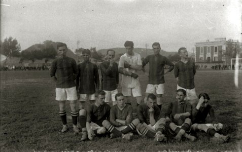 Equipo de fútbol del Barcelona en el campo de Ondarreta (1 de 1) - Fondo Car-Kutxa Fototeka
