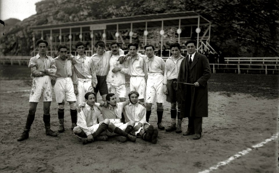 Equipos reserva de la Real Unión de Irun y Jolastokieta (2 de 2) - Fondo Car-Kutxa Fototeka