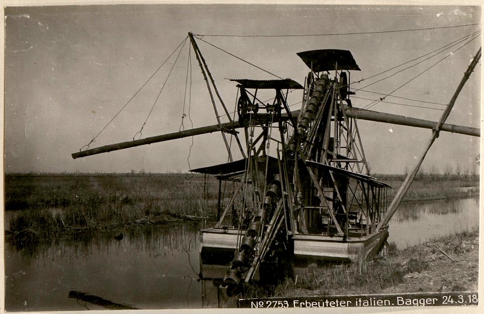 Erbeuteler italien. Bagger 24.3.18. (BildID 15616904)