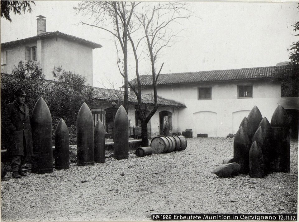 Erbeutete Munition in Cervignano 12.11.17. (BildID 15610750)