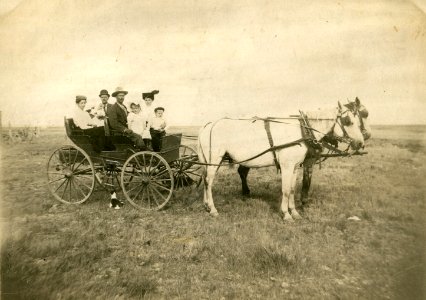 Erland & John Ridderstedt & families c 1910