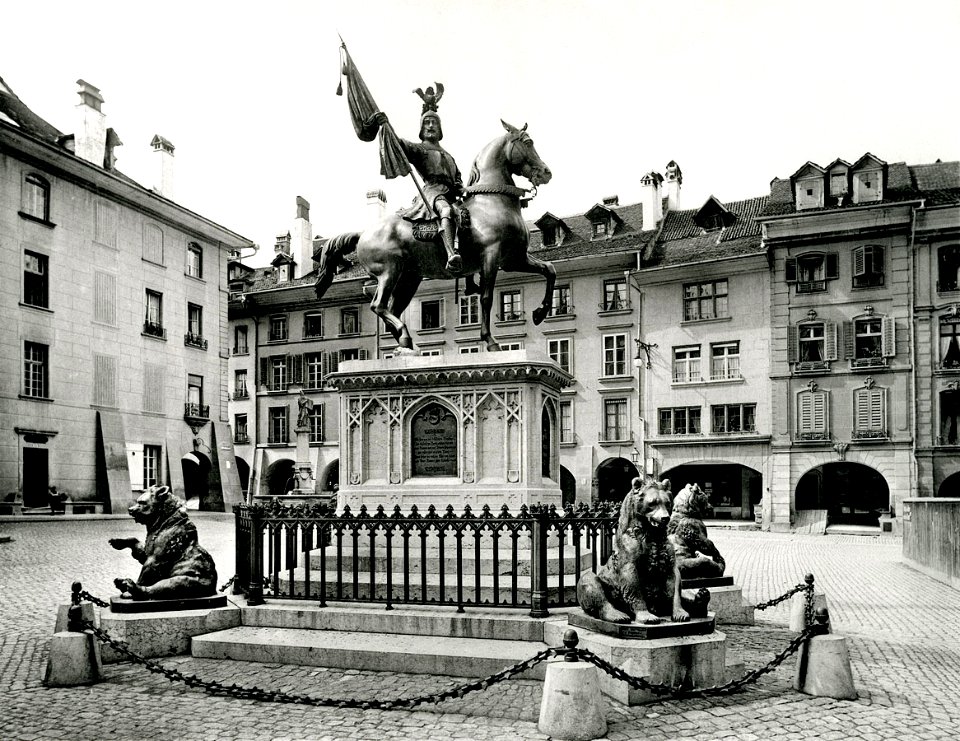 Erlacherdenkmal auf dem Münsterplatz