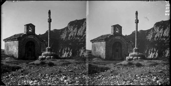 Ermita dels apòstols a Montserrat i una creu de pedra (AFCEC BORDAS D 2825)