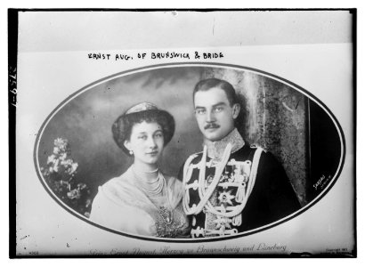 Ernst Aug(gust) of Brunswick & bride LCCN2014693400