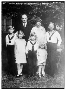 Ernst August of Brunswick & family LCCN2014704931