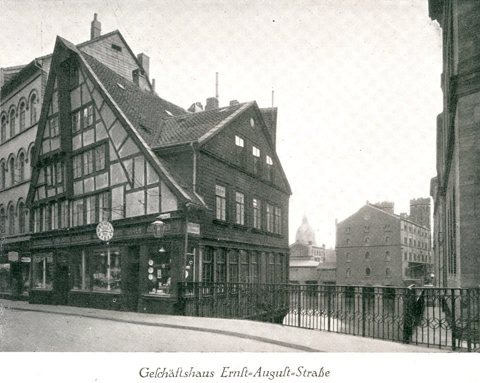 Ernst-August-Straße 8, Leineinsel Klein-Venedig, Brücke Leine Regierungsgebäude Brückmühle Neues Rathaus Hannover