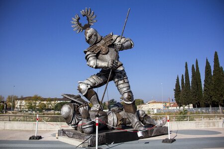 Statue verona figure