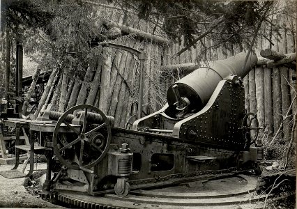 Eroberter italienischer 28 cm Mörser am Borcollapass. Aufgenommen am 22. Mai 1916. (BildID 15534231)