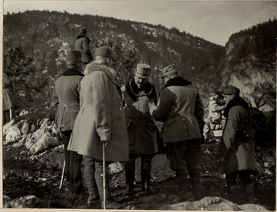 Erprobung eines Infanterie-Geschützes am Schießplatze Villach. General der Kavallerie Rohr (BildID 15469096)