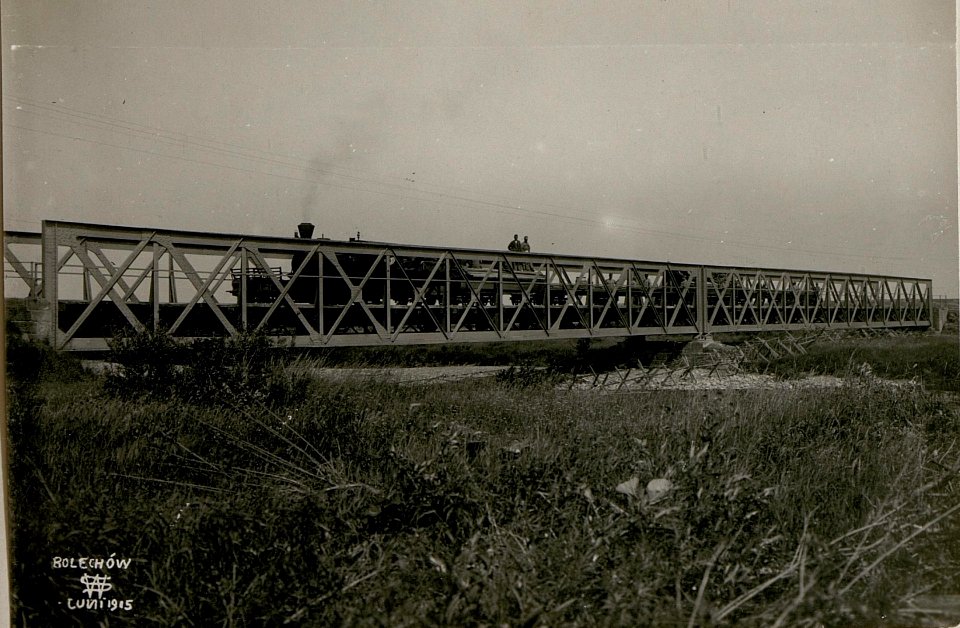 Erster Zug über die wiederhergestellte Brücke, Bolechow. (BildID 15517662)
