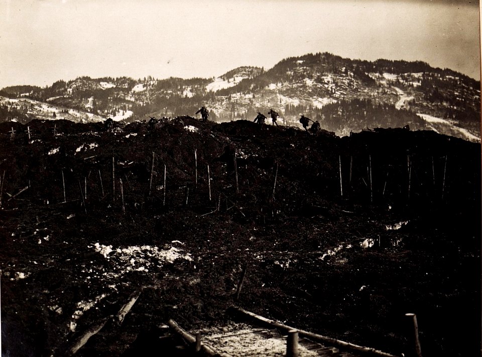 Erstürmung des Stützpunktes. (Techn.Kurs i.Oberfellach.) (BildID 15494704)