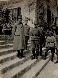Erzh. JOSEF SALVATOR und Oberst ZUBER, Brigadier der 24. Gebirgs Brigade. Aufgenommen in Rijeka in Montenegro am 15. März 1916. (BildID 15531667)