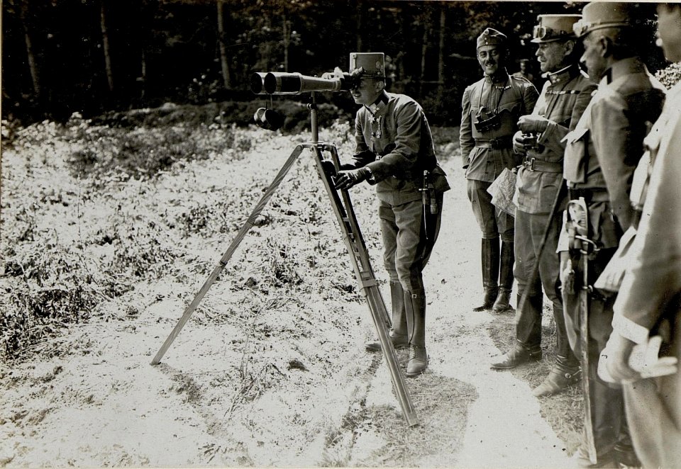 Erzherzog Karl besucht da VIII. Korpskommando in Luzk (Luck) (BildID 15550048)