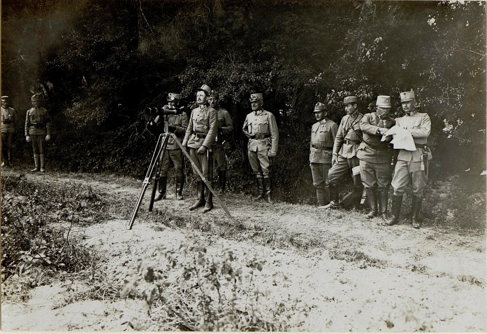 Erzherzog Karl besucht da VIII. Korpskommando in Luzk (Luck) (BildID 15550055)