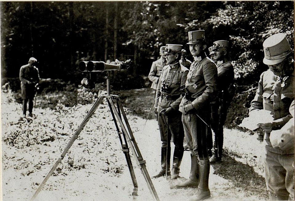 Erzherzog Karl besucht da VIII. Korpskommando in Luzk (Luck) (BildID 15550090)