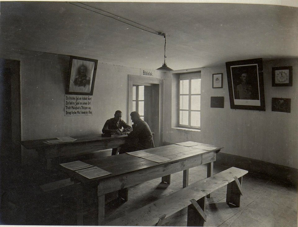 Erzherzog Karl Soldatenheim Vittorio. Spielsaal. (BildID 15669462)