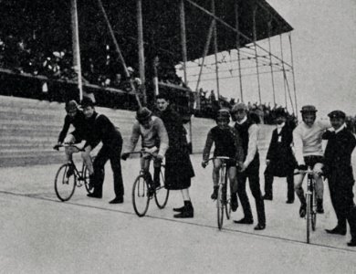 Eröffnung der Düsseldorfer Radrennbahn Pfingsten 1907