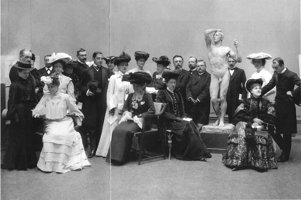 Eröffnung der Auguste-Rodin-Ausstellung im Oberlichtsaal des Museums für Kunst und Kunstgewerbe 1904
