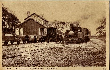 ES 11939 - PLOUEZOC'H - La Gare