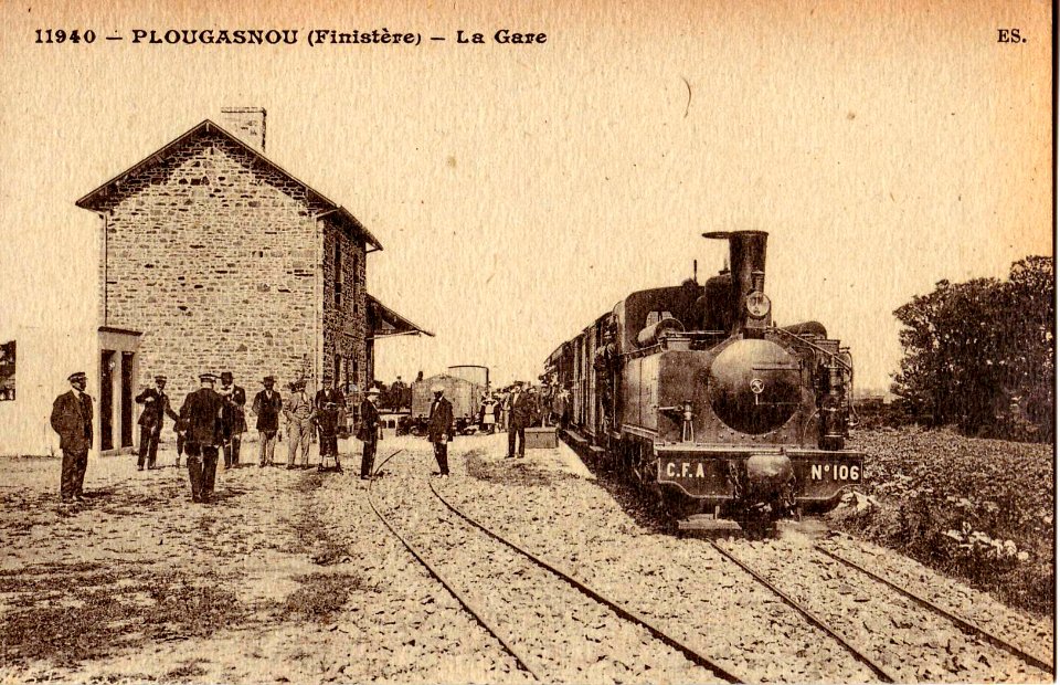ES 11940 - PLOUGASNOU - La Gare