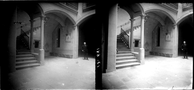 Escala de l ' Institut de Cultura de la Dona a Barcelona