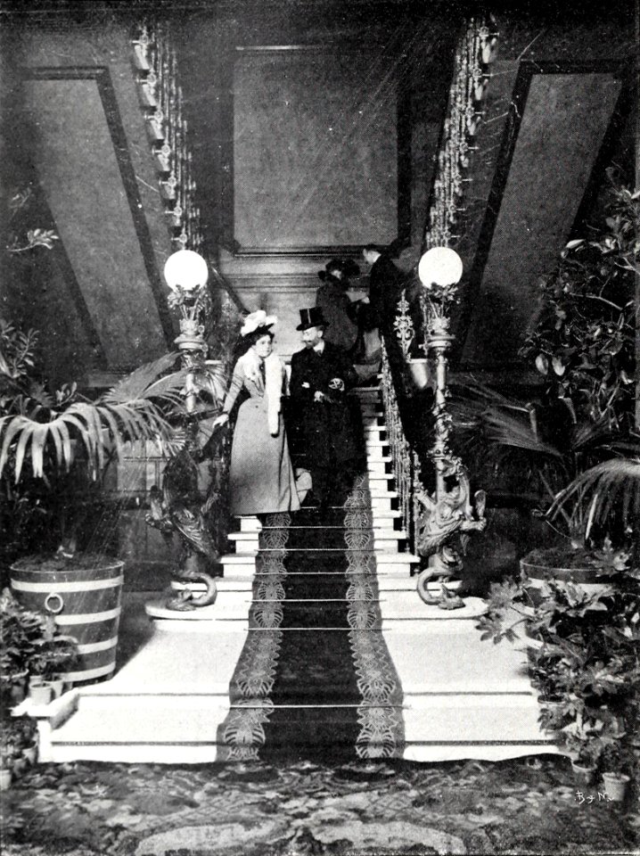 Escalera principal del edificio de Blanco y Negro, de Franzen, Blanco y Negro, 31-03-1900