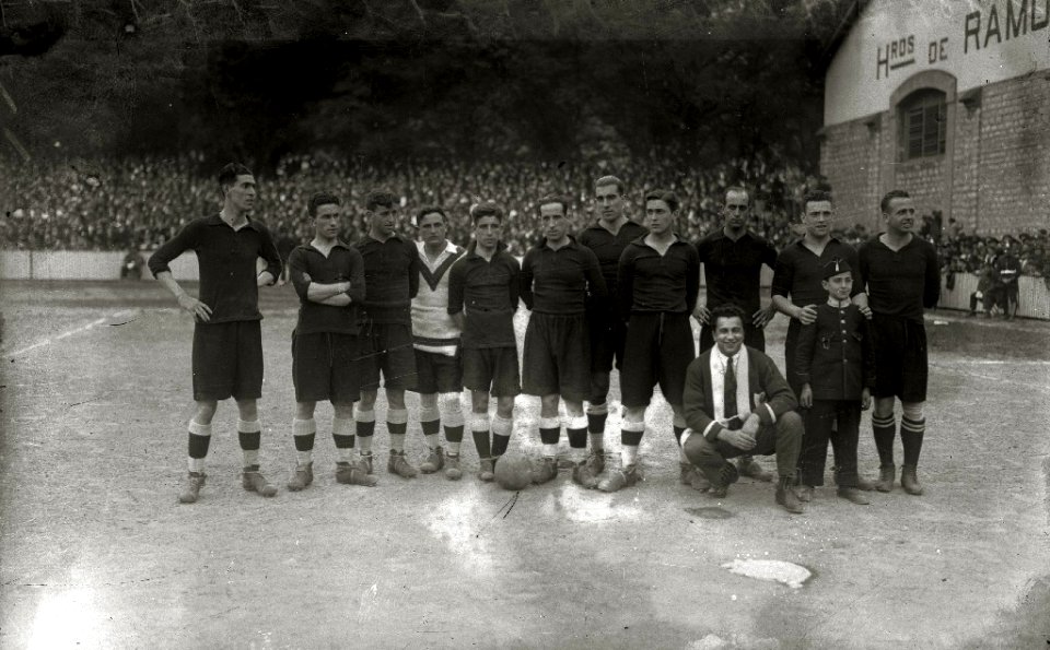 Escenas de la final de Campeonato de España en el campo de Atotxa entre los equipos del Real Unión y Real Madrid (1-0) (18 de 18) - Fondo Car-Kutxa Fototeka