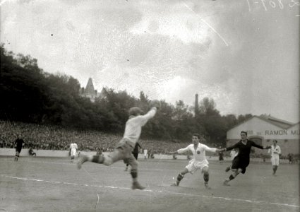 Escenas de la final de Campeonato de España en el campo de Atotxa entre los equipos del Real Unión y Real Madrid (1-0) (15 de 18) - Fondo Car-Kutxa Fototeka