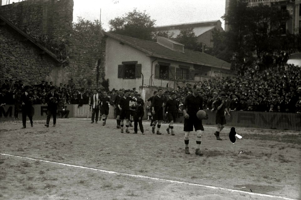 Escenas de la final de Campeonato de España en el campo de Atotxa entre los equipos del Real Unión y Real Madrid (1-0) (7 de 18) - Fondo Car-Kutxa Fototeka